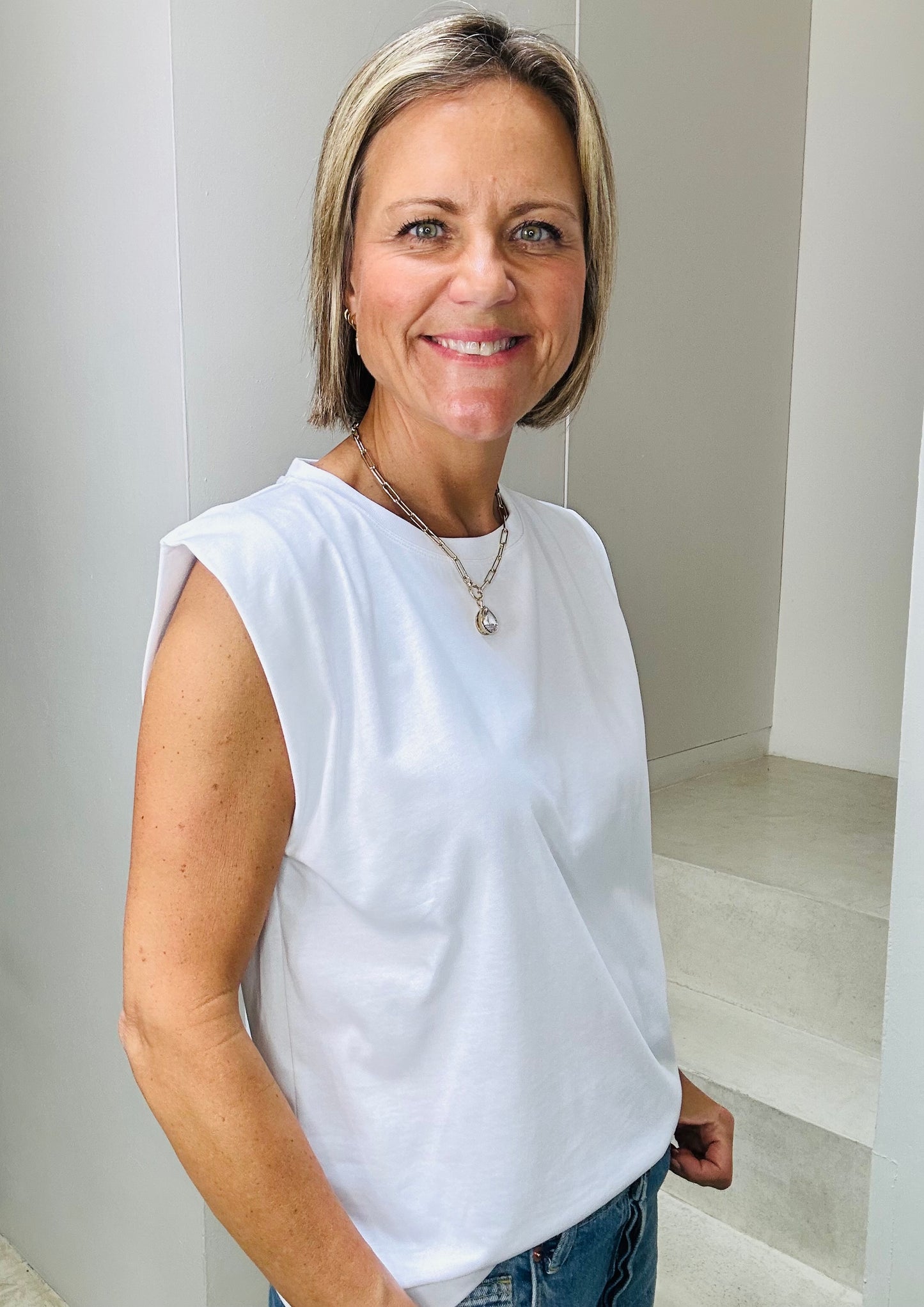 White Sleeveless T-shirt